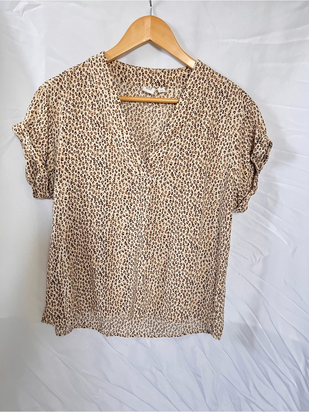 GAP Beige Leopard Print V-Neck Short Sleeve Blouse